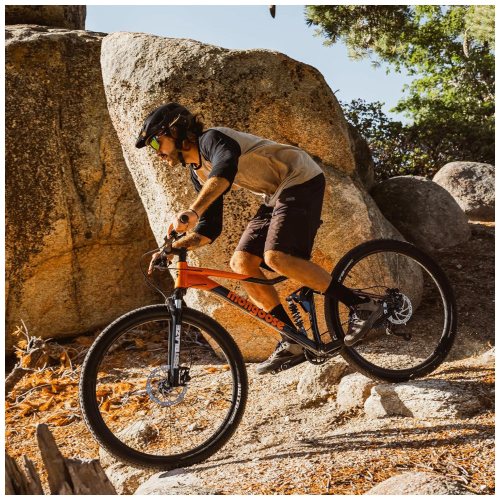 Bicicleta Mountain Bike Mongoose Impasse 1.0 – Aro 27,5″, 7 Velocidades, Suspensão Completa, Freios a Disco, Cor Laranja
